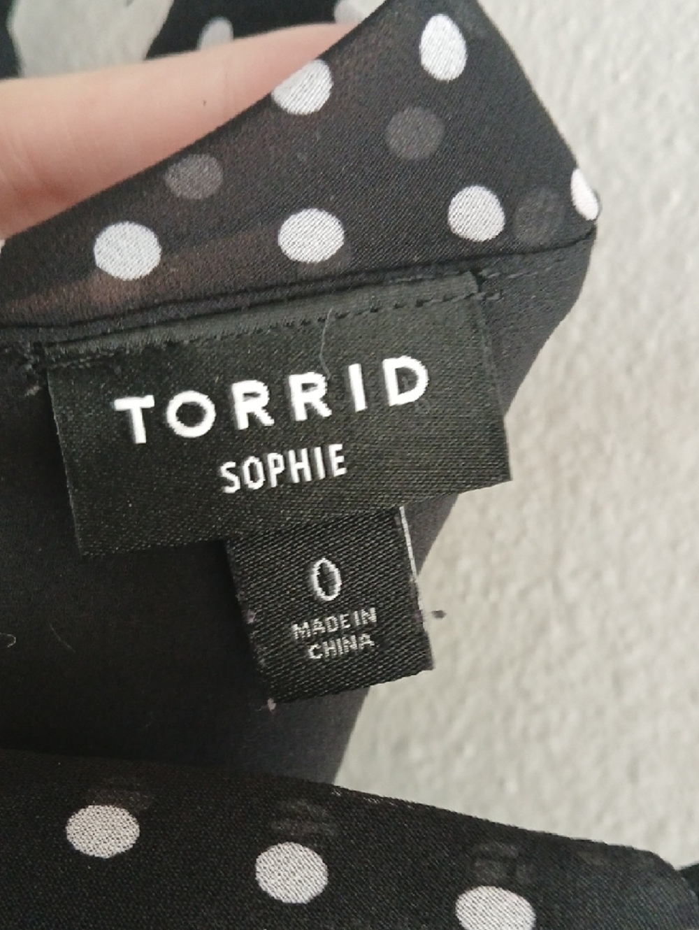 torrid Sophie Size 0 Xl Black & White Polka Dot V-Neck Spaghetti Strap Camisole - Picture 3 of 3
